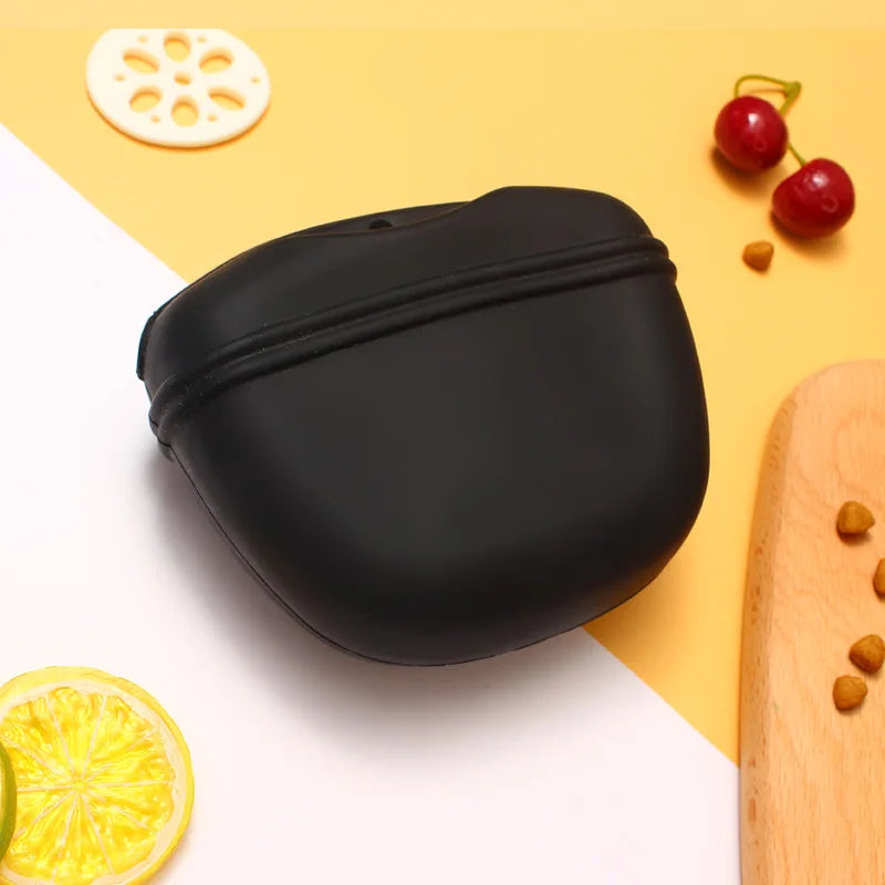 1-2PCS Go Out Portable Silicone Dog Food Bag Training Dog Waist Bag Outdoor Travel Storage Bag Hanging Clip Waterproof Food Bag