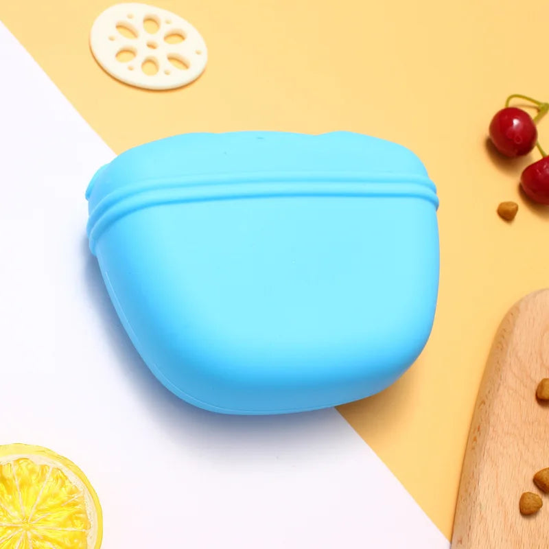 1-2PCS Go Out Portable Silicone Dog Food Bag Training Dog Waist Bag Outdoor Travel Storage Bag Hanging Clip Waterproof Food Bag